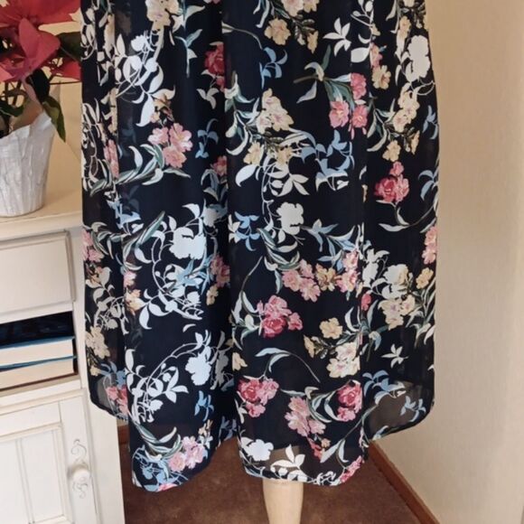 Robert Louis Semi-Sheer Dark Floral Dress - Picture 3 of 11